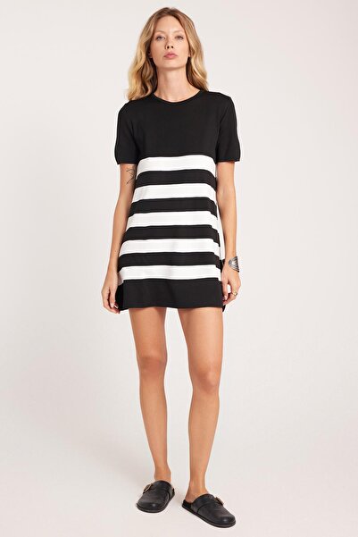 Tudors Kadın Standart Fit Kısa Kollu Bisiklet Yaka Çizgili Elbise