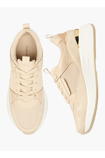 Flora Bella by Shoexpress حذاء رياضي نسائي برباط مع لسان سحب