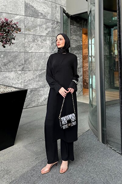 Levidor طقم مكون من قطعتين بتفاصيل حجرية وربطة جانبية سوداء