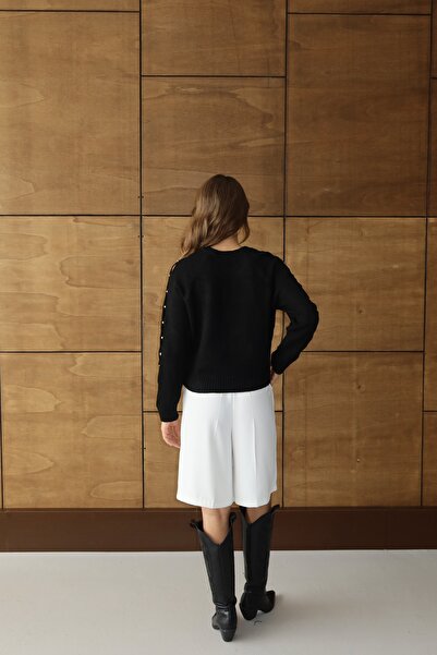 Noi Belis Pulover tricotat cu textura moale, cu guler rotund, cu detalii cu margele AW25KZ0053