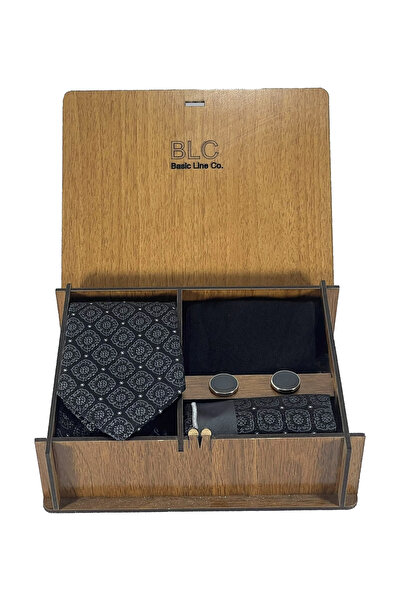 BLC Basic Line Co. Черен комплект вратовръзка в дървена кутия | Вратовръзка | Джобна кърпичка | Маншети | Чорапи