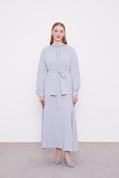 Levidor طقم تنورة بتفاصيل ياقة اللؤلؤ الرمادي