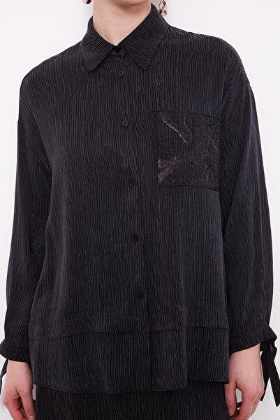 Levidor Black Pocket Detailed Two-Piece Suit