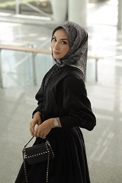 Levidor Black-And-White Abstract Ethnic Pattern Twill Silk Scarf