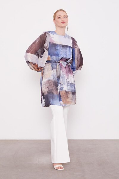 Levidor تونيك شيفون بنمط فرشاة مختلطة من إنديجو