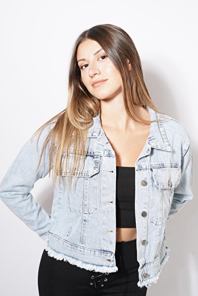 Himushe سترة جينز من ريكسان بتفاصيل شراشيب باللون الأزرق الفاتح