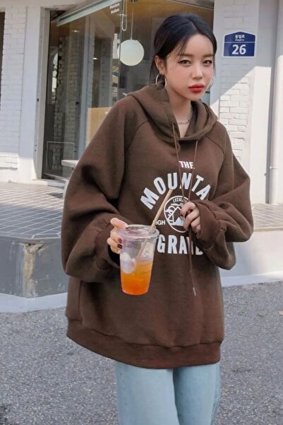 trendypassion Unisex The Mountain Printed Sweatshirt