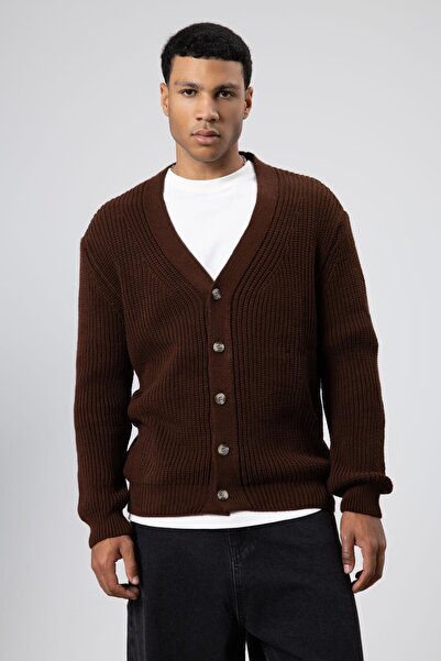 VAMOSCLO Πλεκτό πουλόβερ με κουμπιά με λαιμόκοψη σε σχήμα V καφέ