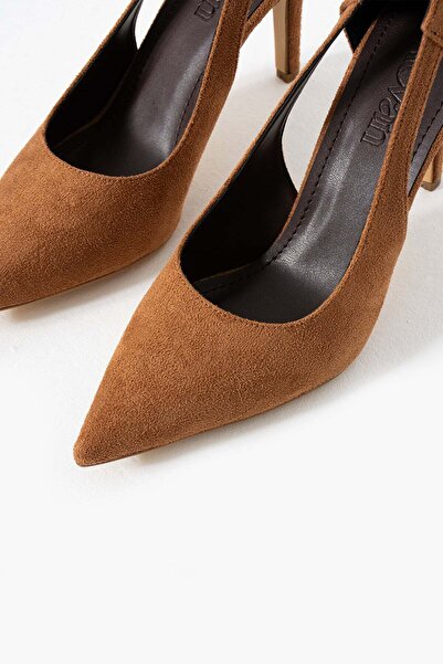 RevanStep Γυναικεία παπούτσια με μυτερή μύτη από δέρμα αγελάδας και τακούνι 9...