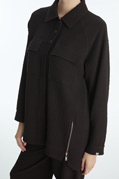 Zühre طقم مكون من قطعتين باللون البني مع جيب وتفاصيل سحاب ملمسية TK-1697