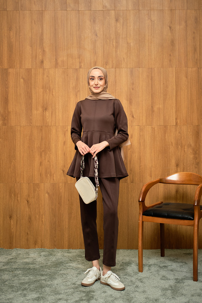 LOCCO Women's Stitching Detailed Pleated Suit Brown