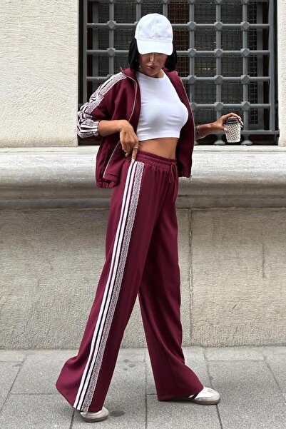 Lijuri Csíkos és csipke részletekkel ellátott sportruha -BORDO