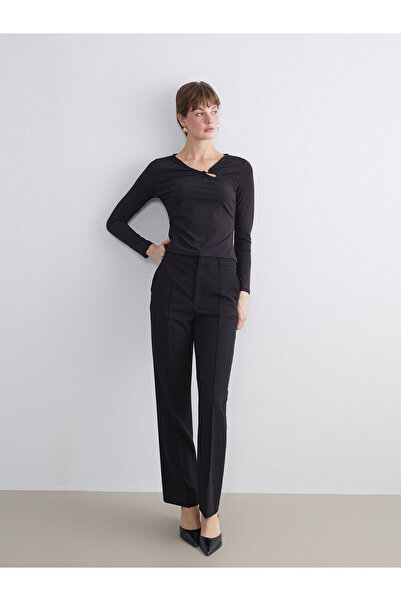 LC Waikiki Μπλούζα με λαιμόκοψη σε σχήμα V με κορδόνια σε μεγάλο μέγεθος