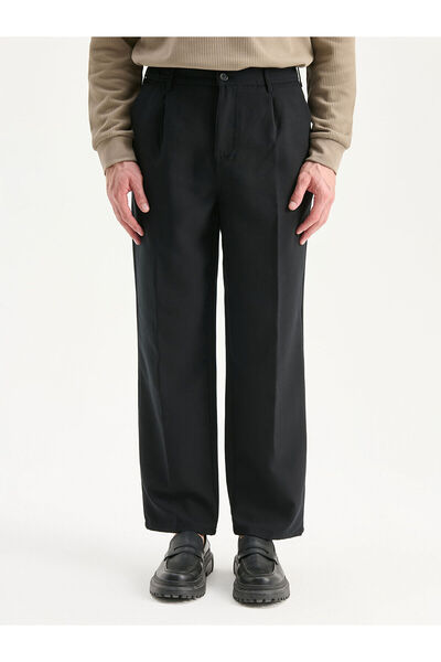 LC Waikiki Siyah Rahat Kalıp Erkek Pantolon