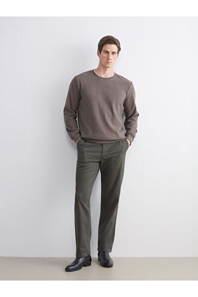 LC Waikiki بنطلون تشينو رجالي من أوزماركا للموسم الجديد بقصة قياسية