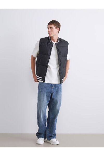 LC Waikiki Μαύρο ανδρικό φουσκωτό γιλέκο με κολάρο κολλεγίου τυπικού τύπου