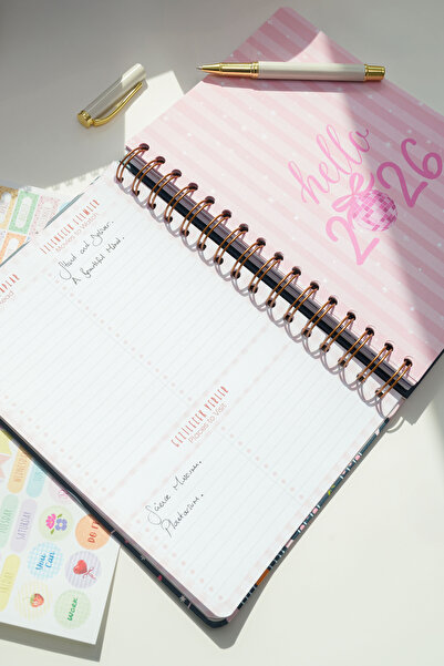 Matt Notebook 2026 Yılı A5 Haftalık Ajanda Spiralli 15x21 cm - 12 Aylık - Motivasyon Sayfalı Çiçekle