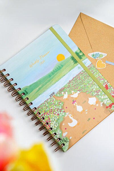 Matt Notebook 2026 A5 седмичен спирален дневник 15x21 cm - 12 месеца - мотивационни страници, хоризонтален формат