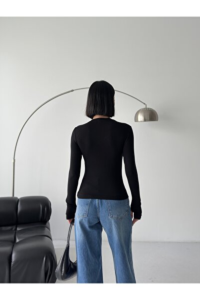 BEJNA Schwarze Soft-Touch-Bluse mit Rundhalsausschnitt und Fingerdetails für Damen