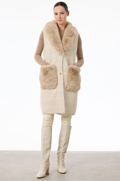 Tığ Triko Yakası Ve Cepleri Kürklü Triko Yelek EKRU