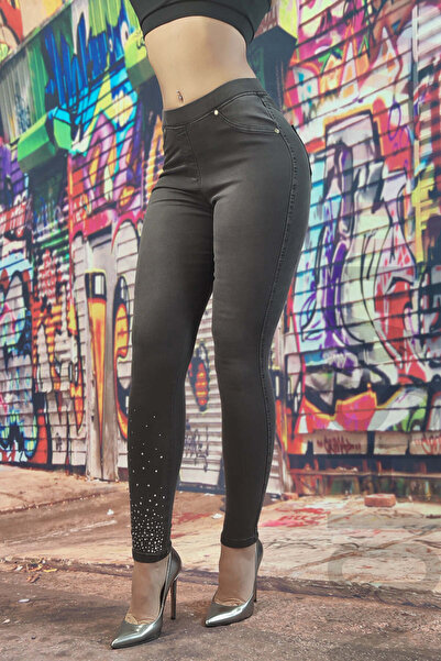 WildFashion High-waisted Stretch Fabric jeans with rhinestones C810-18