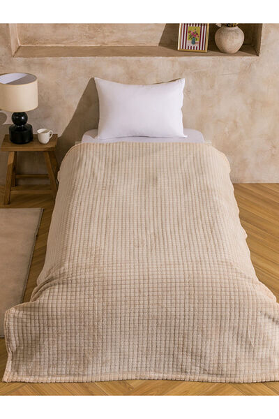 LC Waikiki Create Your Style from Uzg Store |   Single Plush Blanket