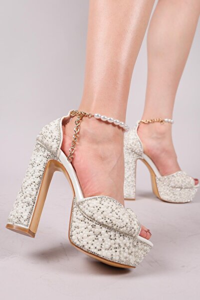 Birikon حذاء SYRAH بكعب عالي ونعل سميك ومزين بتفاصيل هالهال