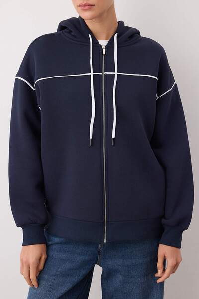 Trendyol Collection Πλεκτό φούτερ με κουκούλα και λεπτομέρεια με πράσινο χρώμα TWOAW26SW00106