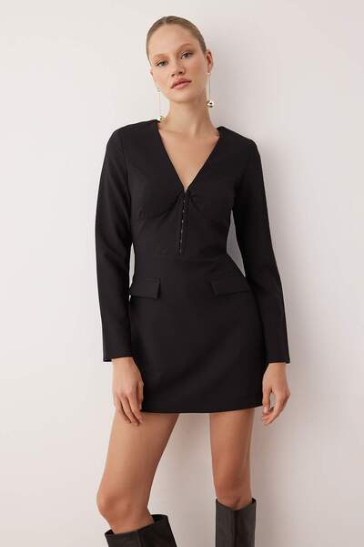 Trendyol Collection Black V-Neck Short / Mini Woven Jumpsuit Twoaw26Tu00010