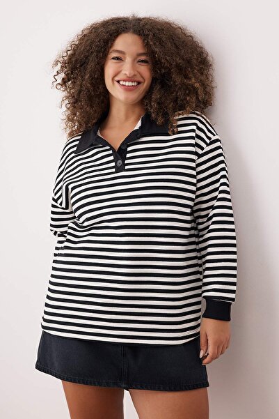 Trendyol Curve Μαύρο ριγέ πουλόβερ με λαιμόκοψη πόλο με χοντρό φλις εσωτερικά O oversized πλεκτό φούτερ μεγάλου μεγέθους TBBAW26AO00029