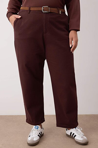 Trendyol Curve Καφέ ψηλόμεσο με ζώνη Mom Fit τζιν μεγάλου μεγέθους TBBAW26CJ00026