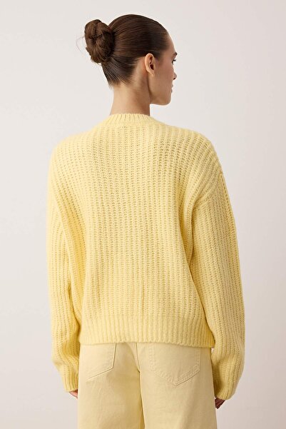 Trendyol Collection Wardrobe Essentials Yellow Soft Textured Basic Knitwear Cardigan |   Twoaw26Hi00204 ​​