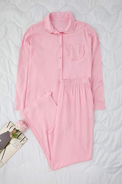 Trendyol Curve Більш екологічний піжамний комплект з віскозної тканини з рожевими рюшами на кишенях TBBAW26AI00033