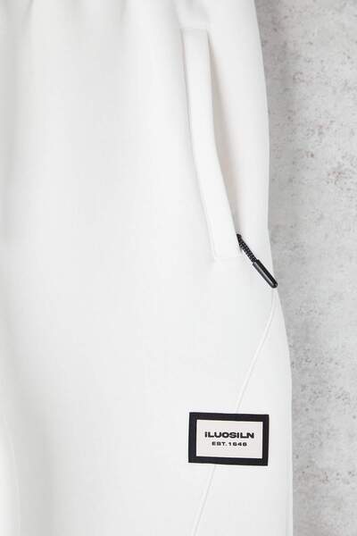 Trendyol Collection Λευκό κανονικό/κομμένο φούτερ με λεπτομέρεια ραφής και χοντρή τσέπη με φερμουάρ TMNAW26EA00008