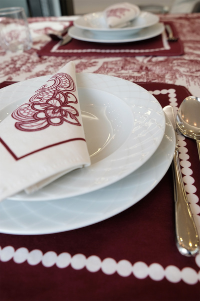 DEKOMOD 14 Piece French Country Pattern Tablecloth Set Cocktail Napkin Placemat Set Dowry Case Gift