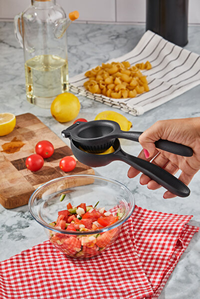 RSS Lav Cast Iron Citrus Lemon Squeezer