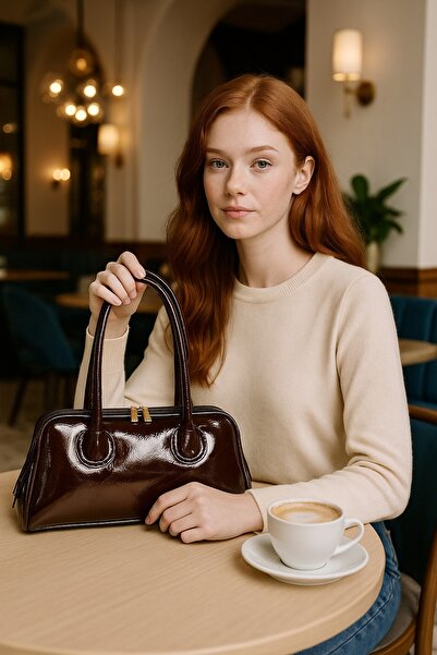 ESTUTE Pera Lüks Parlak Deri Omuz Çantası – Trend & Şık Tasarım