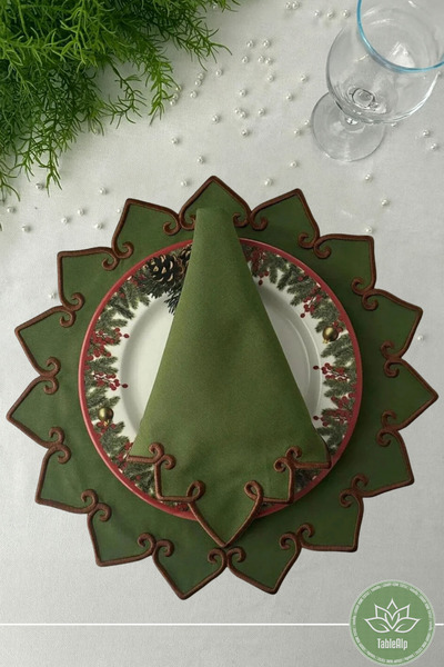 Table Alp Yeşil Nakışlı Amerikan Servis Takımı | 6 Servis • 6 Peçete | Yuvarl...
