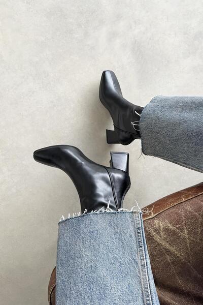 STRASWANS Пекин Дамски кожени ботуши с еластичен тъп модел Черни