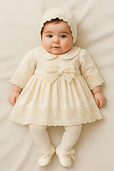 Naka Concept طقم فستان دانتيل للفتيات الصغيرات بلون كريمي يتضمن قبعة وجوارب و...