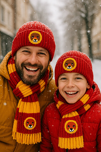 byebruketenci Kırmızı yün çocuk beresi aslan hayvan figürlü punch detaylı