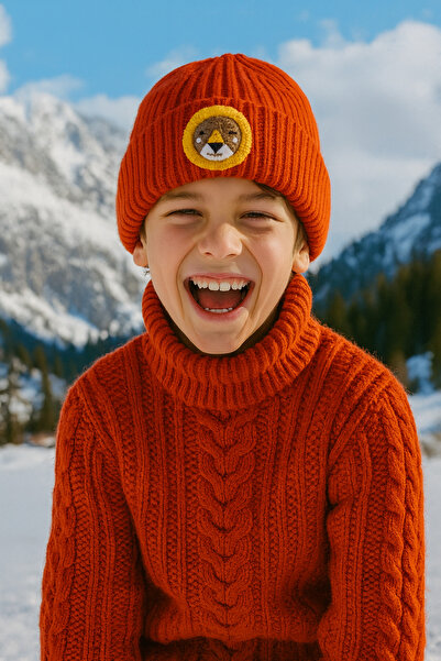 byebruketenci Kırmızı yün çocuk beresi aslan hayvan figürlü punch detaylı