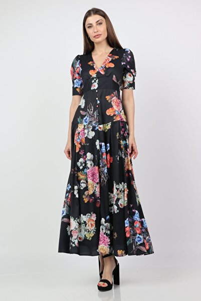 mica فستان طويل بطبعات الأزهار مع تفاصيل أزرار وأكمام قصيرة