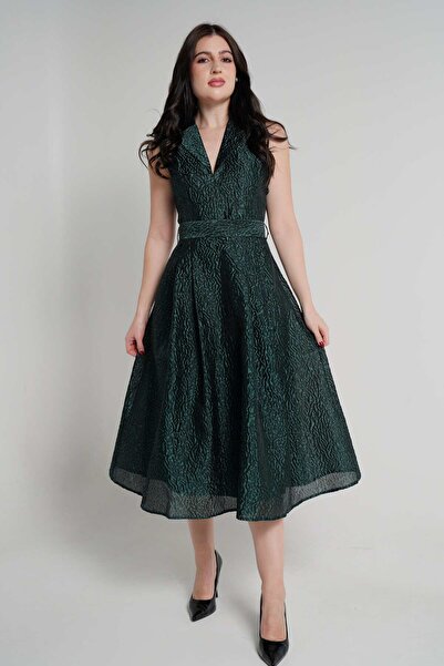 Nichii فستان نسائي متوسط الطول بدون أكمام مع رقبة واسعة ونقشة