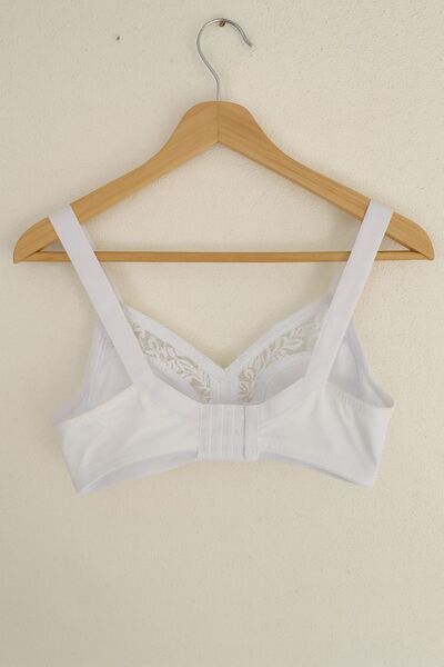 enmodaiçgiyim Білий бюстгальтер великого розміру з мереживними деталями, без кісточок і банел, з підтягуючим ефектом, чашка C – комфортна підтримка