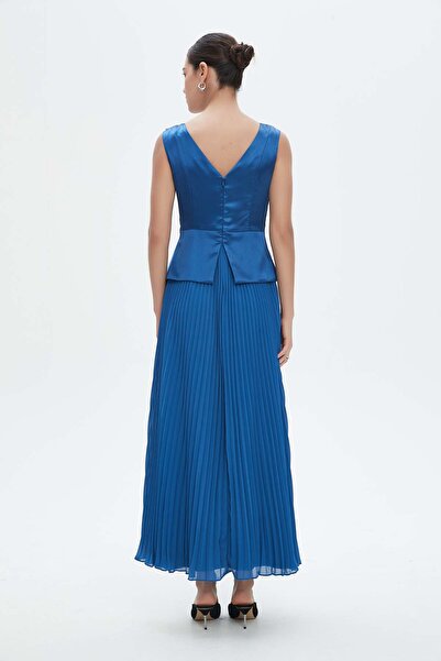Nichii Sleeveless Pleated Maxi Dress