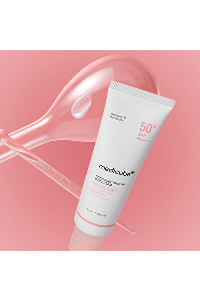 Medicube ميديكيوب كريم واقي الشمس الوردي بتقنية PDRN بمعامل حماية SPF50+ وPA+...