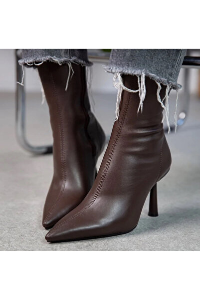 dabab shoes Γυναικείες μπότες με λεπτό τακούνι Marya Brown Stretch με φερμουάρ στο πλάι με μυτερή μύτη