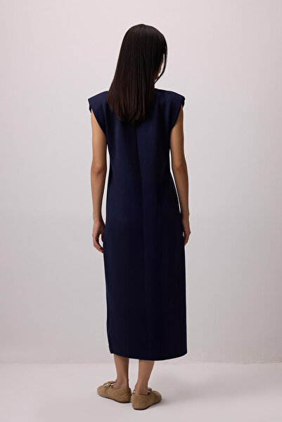 Touché Privé Crew nyakú ujjatlan ruha