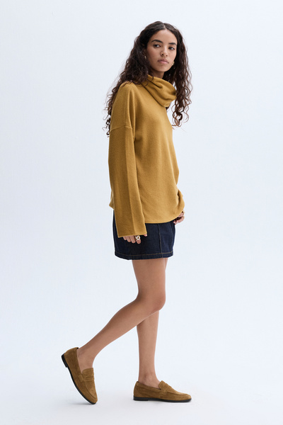 Mudo Stand Collar Sweatshirt